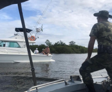 Baías de Guaratuba e Paranaguá recebem policiamento aquático da Polícia Ambiental 