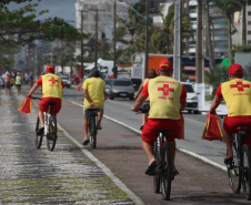 Prevenção a afogamentos e salvamentos do Corpo de Bombeiros no Litoral marcam Verão Paraná 2021/2022