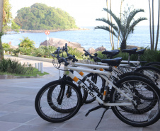 Policiamento da PM com bicicletas aumenta mobilidade no Litoral e proximidade com a população