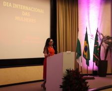 SESP homenageia servidoras no Dia Internacional da Mulher com flores e palestra