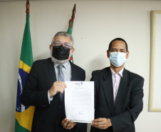 Secretário Marinho recebe visita do presidente do Tribunal Regional Eleitoral em Curitiba