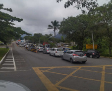 Batalhão Rodoviário faz inversão de pista na PR 412 sentido Ferry Boat no Litoral para retorno do Carnaval