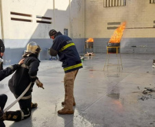 Presos concluem treinamento de combate a incêndio em penitenciária de Piraquara
