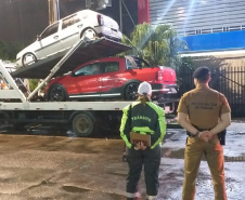 Em operação conjunta, forças de segurança e órgãos municipais fiscalizam estabelecimentos em Curitiba