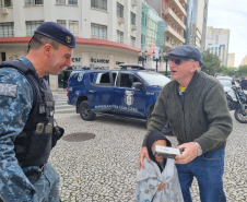 PCPR e GM realizam evento de conscientização sobre drogas no Centro de Curitiba