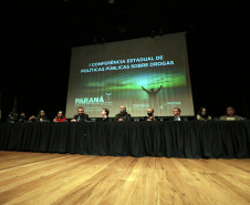  Estado avança em plano contra as drogas e premia iniciativas de conscientização dos jovens