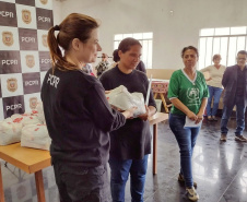 PCPR realiza doação de brinquedos e cestas básicas em Curitiba