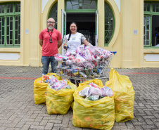 PCPR realiza doação de brinquedos e cestas básicas em Curitiba