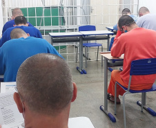 Pessoas privadas de liberdade fazem exame Encceja