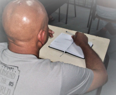 Pessoas privadas de liberdade fazem exame Encceja