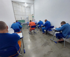 Pessoas privadas de liberdade fazem exame Encceja