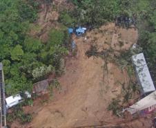  Governo do Paraná divulga telefones de contato para familiares das vítimas da BR-376