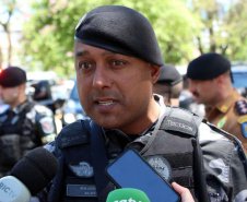 Polícia Militar realiza operação com abordagens e bloqueios de trânsito em Curitiba e RMC