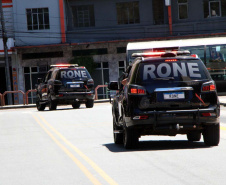 Polícia Militar realiza operação com abordagens e bloqueios de trânsito em Curitiba e RMC