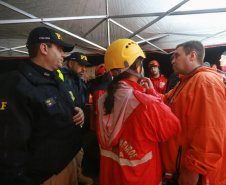 Equipes do Estado auxiliam trabalhos de atendimento às vítimas do deslizamento na BR-376