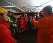 Equipes do Estado auxiliam trabalhos de atendimento às vítimas do deslizamento na BR-376