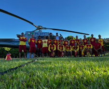 Guarda-vidas do Corpo de Bombeiros fazem treinamento com aeronaves em Porto Rico, no Noroeste