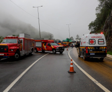 Forças de salvamento fazem nova varredura na BR-376 e não encontram vítimas