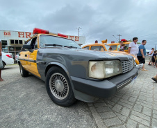 PMPR expõe viaturas históricas e atrai centenas de pessoas em Guaratuba