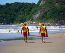 Corpo de Bombeiros vai atuar com mais de 900 profissionais no Verão Maior Paraná