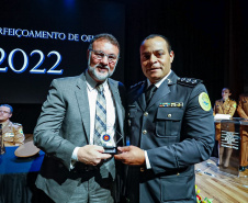 Curso de Aperfeiçoamento de Oficiais forma 66 novos capitães para PMPR e Corpo de Bombeiros