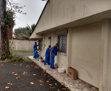 Trabalho de pessoas privadas de liberdade melhora espaços públicos em Guaratuba, no Litoral