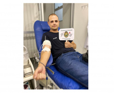 Soldados em formação da Polícia Militar fazem doação de sangue em Cianorte