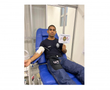 Soldados em formação da Polícia Militar fazem doação de sangue em Cianorte