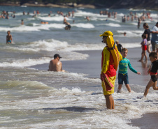 Corpo de Bombeiros faz mais de 700 salvamentos no Litoral durante o Verão Maior Paraná