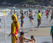 Corpo de Bombeiros faz mais de 700 salvamentos no Litoral durante o Verão Maior Paraná