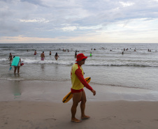 Corpo de Bombeiros faz mais de 700 salvamentos no Litoral durante o Verão Maior Paraná