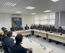 Secretário Hudson visita comando da 5ª Região Militar do Exército