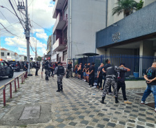 Polícia Militar antecipa ações e evita confronto de torcidas antes do clássico Atletiba na capital