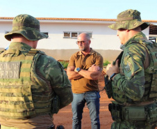 O secretário da Segurança Pública do Paraná, Hudson Leôncio Teixeira, esteve na região Oeste, nesta semana, para contato direto com as forças de segurança pública e lideranças, tratativas de temas da Pasta e reconhecimento de obras em andamento.