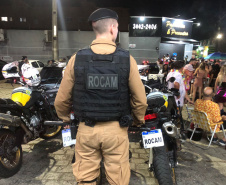 Policiais militares levam tranquilidade para os foliões em Guaratuba