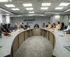 A reunião do lançamento da operação foi nesta quinta-feira (23), na Cidade da Polícia, sede da Sesp, em Curitiba. Participam da fiscalização integrada a Secretaria de Estado da Saúde (Sesa), o Departamento de Estradas de Rodagem - DER-PR, a Polícia Rodoviária Federal (PRF), a Polícia Militar (PMPR), o Corpo de Bombeiros (CBMPR), a Defesa Civil, a Agência de Defesa Agropecuária do Paraná (Adapar) e o Detran-PR. 