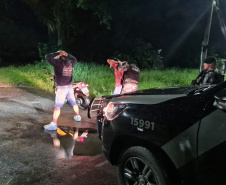 Polícia Militar prende cinco pessoas durante operação em Paranaguá