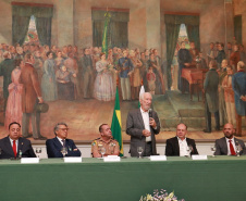 Casa Militar comemora 95 anos e condecora autoridades com medalhas de mérito