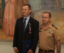 Casa Militar comemora 95 anos e condecora autoridades com medalhas de mérito