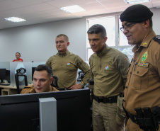 Polícia Militar do Paraná apresenta tecnologias e Centro de Operações para oficiais de Santa Catarina
