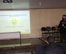 Policiais recebem capacitação sobre como proceder em ações que envolvam pessoas autistas