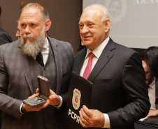Governador comemora avanços na segurança pública em entrega de homenagens da Polícia Civil