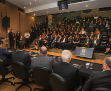 Governador comemora avanços na segurança pública em entrega de homenagens da Polícia Civil