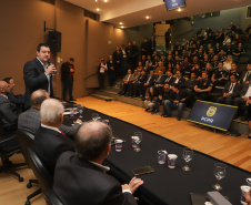 Governador comemora avanços na segurança pública em entrega de homenagens da Polícia Civil