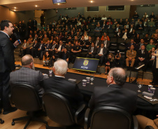 Governador comemora avanços na segurança pública em entrega de homenagens da Polícia Civil