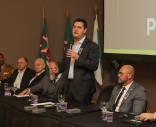 Governador comemora avanços na segurança pública em entrega de homenagens da Polícia Civil