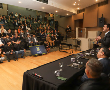Governador comemora avanços na segurança pública em entrega de homenagens da Polícia Civil