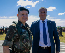 Autoridades do Estado ganham homenagem e reforçam parceria com Exército Brasileiro