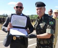 Autoridades do Estado ganham homenagem e reforçam parceria com Exército Brasileiro