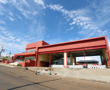 Governador inaugura sede do Corpo de Bombeiros e libera novos investimentos para Ivaiporã
